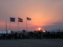 Der Sonnenuntergang über dem ehemaligen Flugfeld Aspern war bei dieser Veranstaltung ganz besonders schön. Foto: Ing. Erwin Rössler.